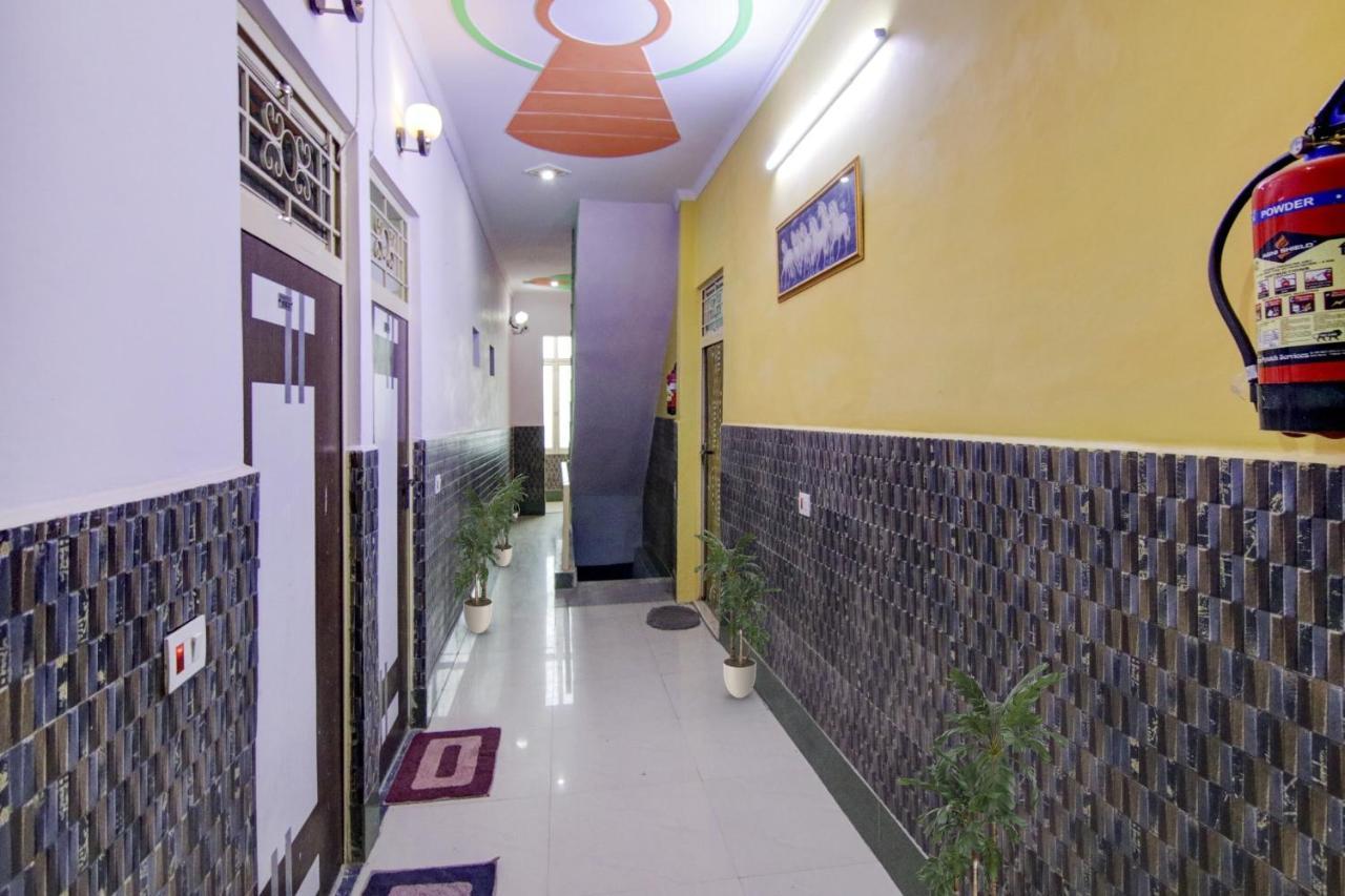Hotel O S Palace Near Samaypur Badli Metro Station Delhi  Exterior foto